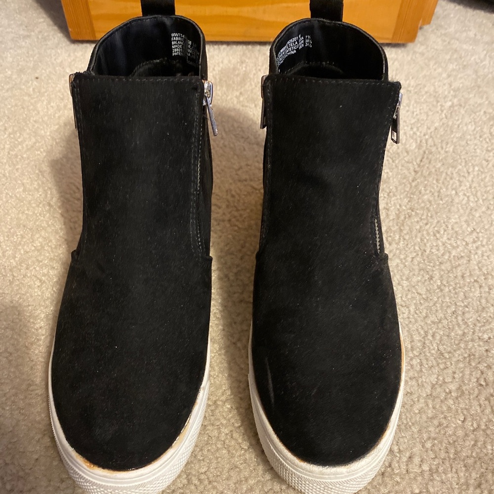 Women’s black booties